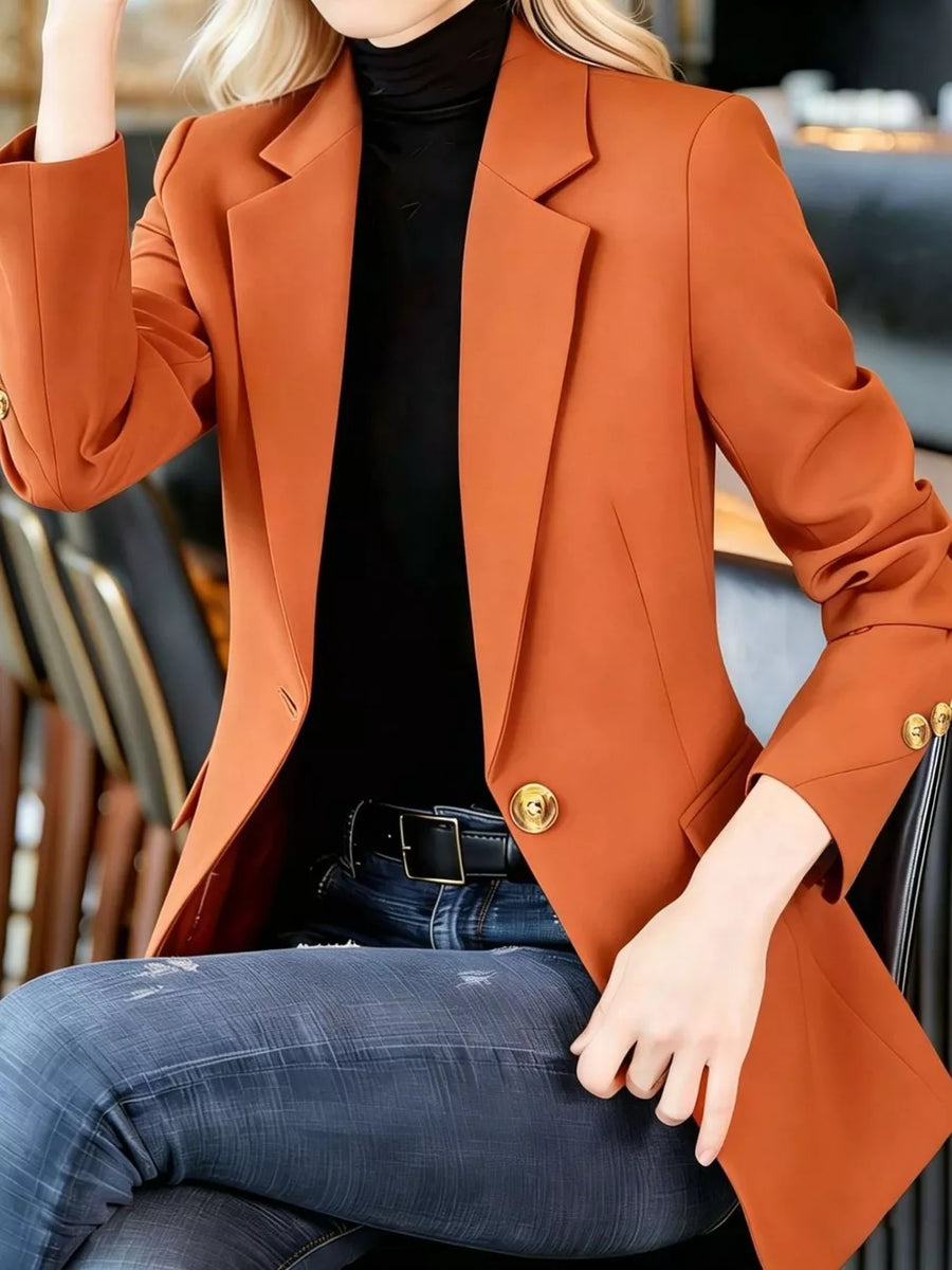 classic blazer in Black with notch lapel