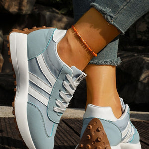 sneakers in Pink