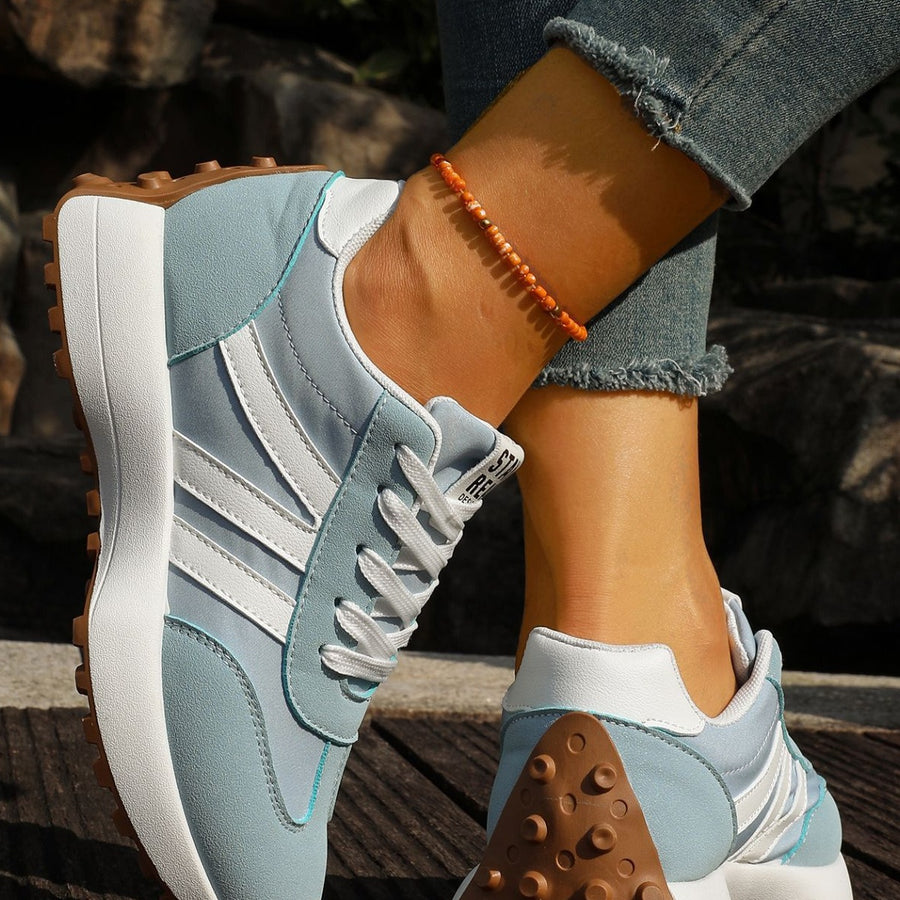sneakers in Pink