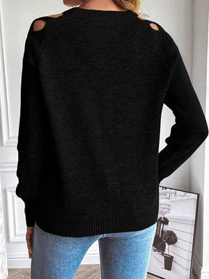 edgy pullover sweater in Black with crew neck