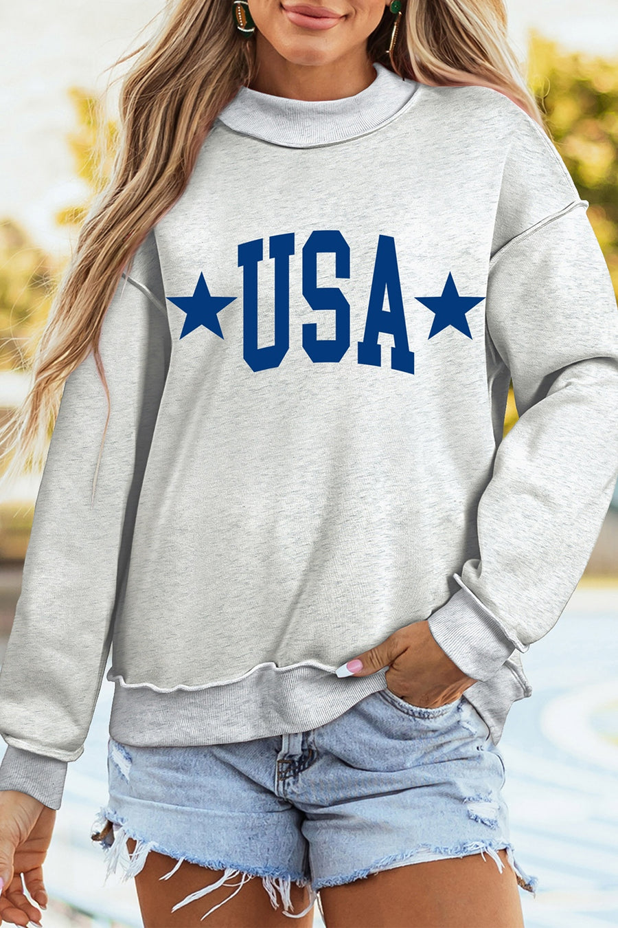 light gray sweatshirt with stretchy and long sleeve