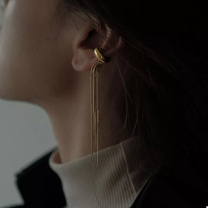 earrings in gold featuring fringe and straight fit