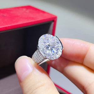 10 Carat Moissanite 925 Sterling Silver Oval Cut Ring in silver with oval cut stone