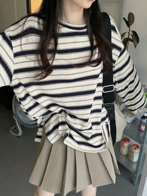 ivory t-shirt with striped and crew neck
