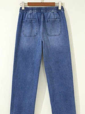 jeans in medium blue with drawstring waist and ankle-length