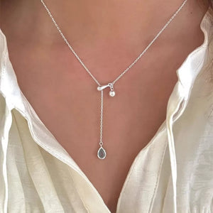 necklace in silver featuring Y-shaped and Y-shaped fit