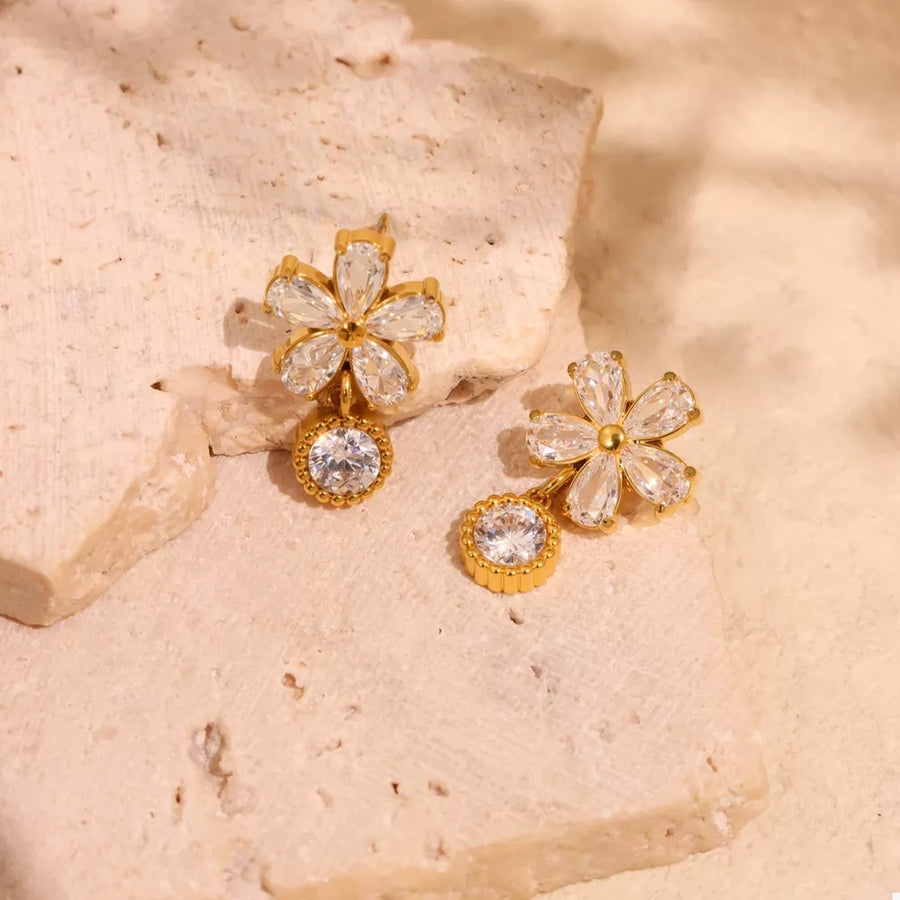 earrings in Gold with floral and flower design