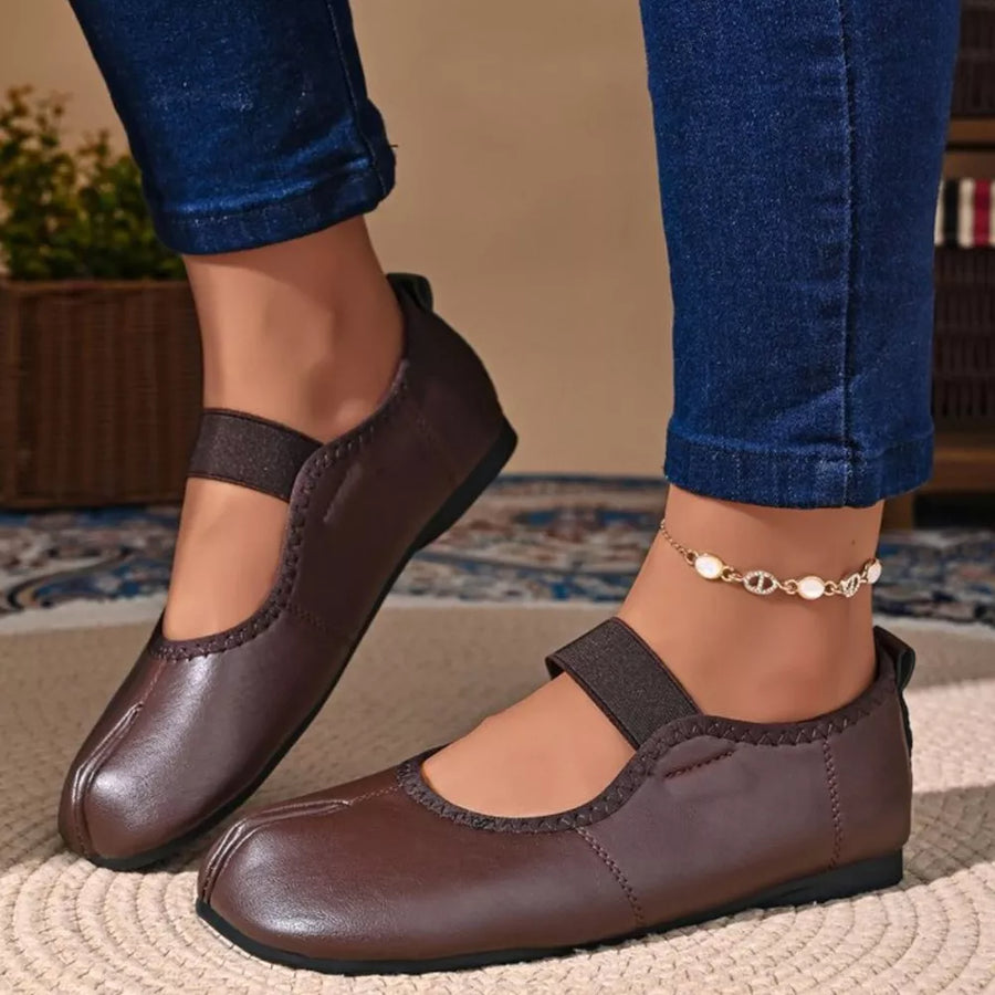 Split-toe Slip-on Flats in dark brown with split-toe