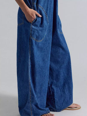 Sleeveless Wide-leg Jumpsuit in White with pocketed