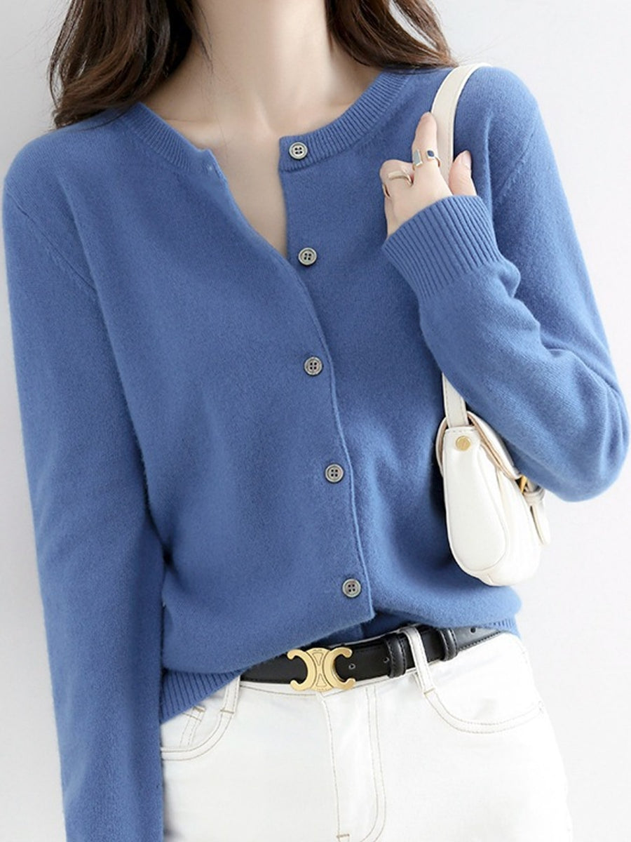 cardigan in ivory with crew neck and long sleeve