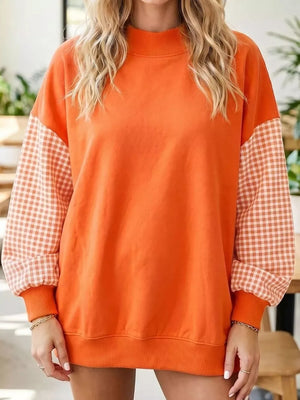 Black sweatshirt with pullover and gingham