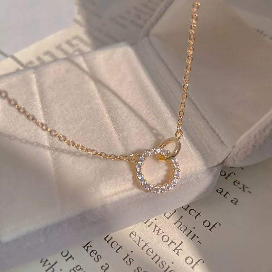18K Gold-Plated,925 sterling silver,Zircon Care instructions: Avoid wearing duri necklace in silver with regular silhouette