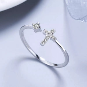 925 sterling silver,Zircon Care instructions: Avoid wearing during exercise, as ring in Silver with fitted silhouette
