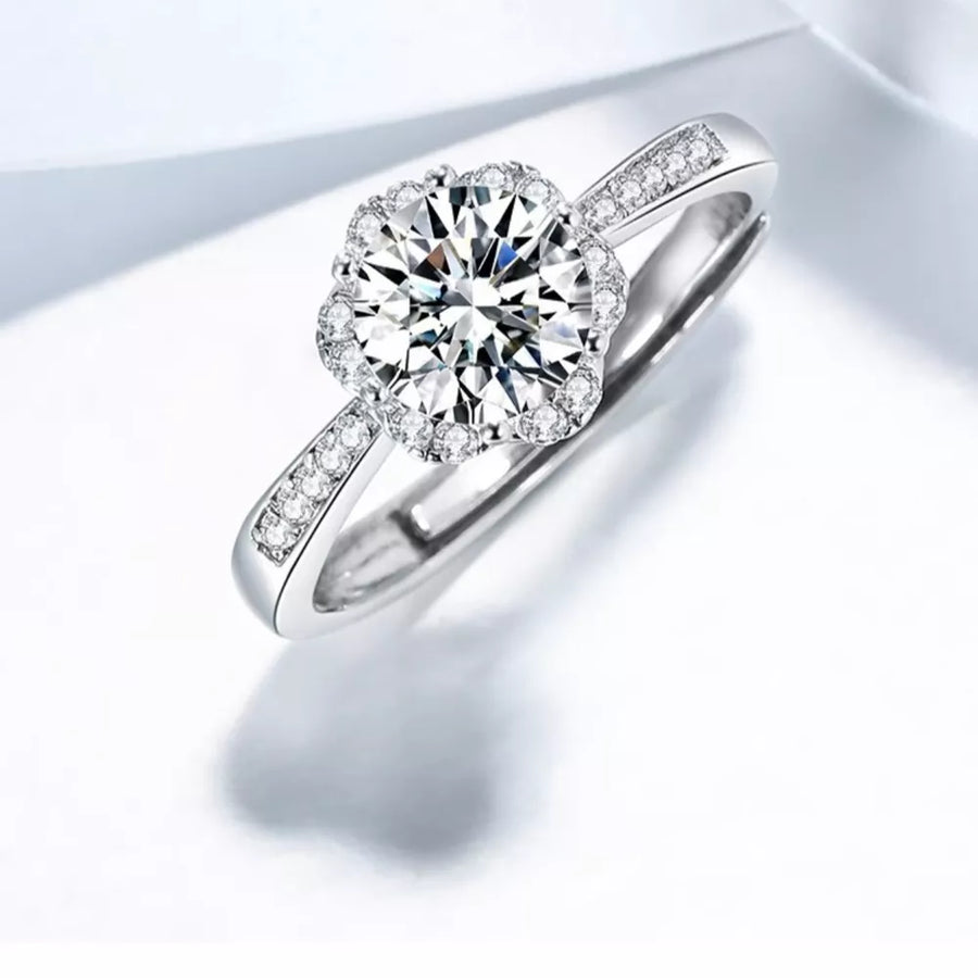 classic ring in clear with null