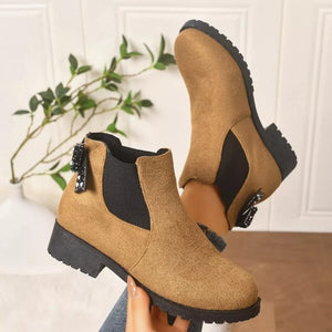 boots in black with round toe and ankle-length