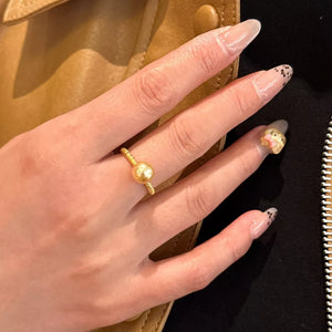 ring in gold featuring 1-piece and jewelry fit