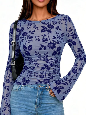 Black blouse with ruched and long sleeve