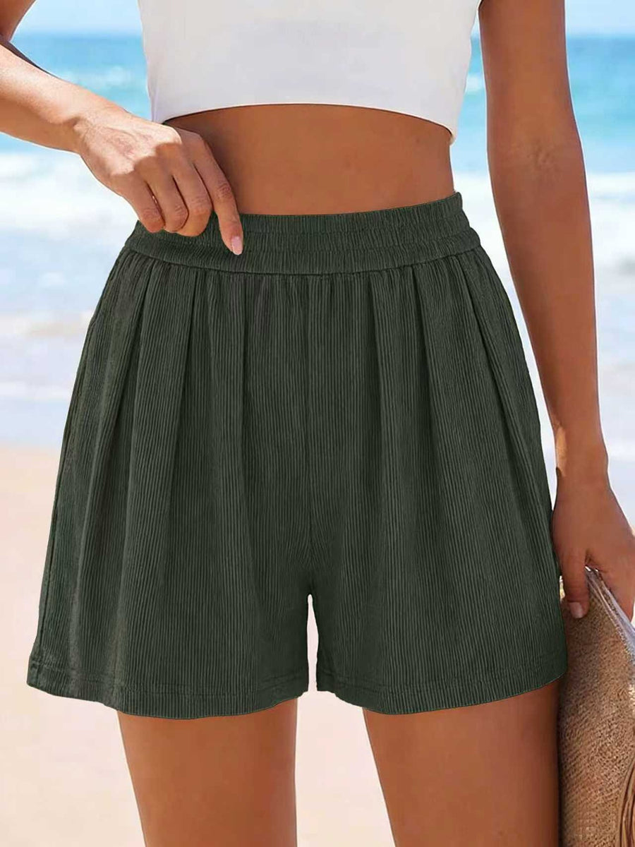 Dark green ribbed shorts with elastic waist