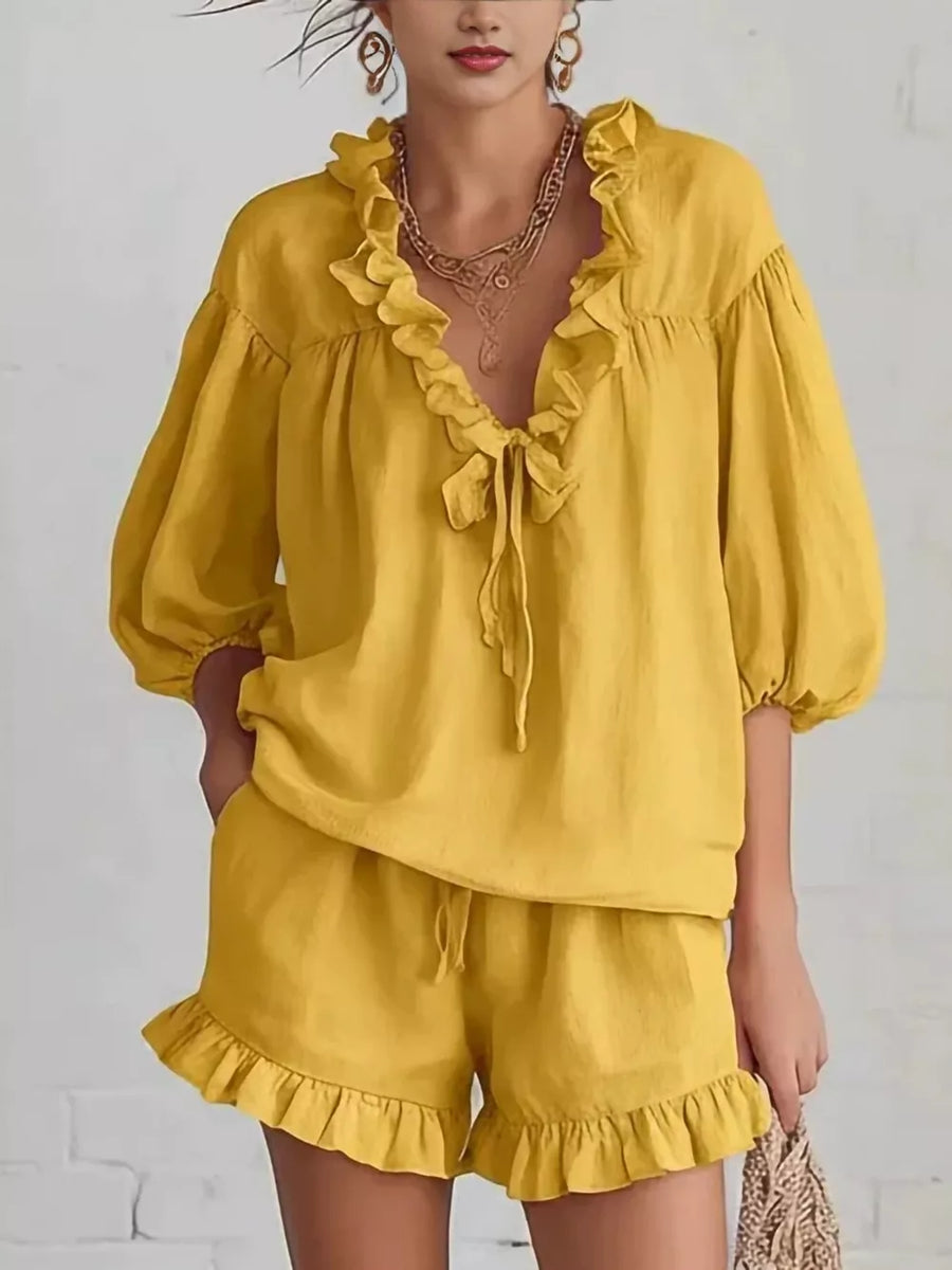 two-piece set in Gold with pocketed and mini