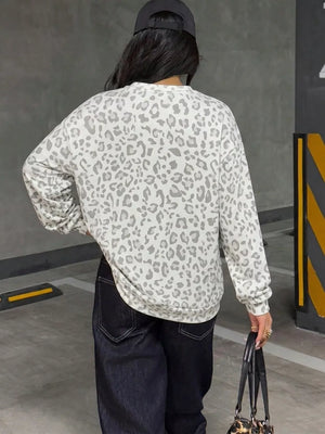 Light Gray sweatshirt with hip-length and pullover