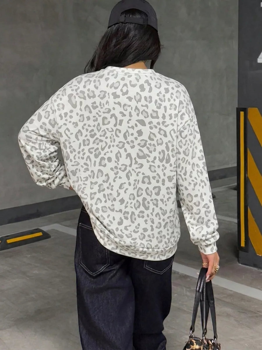 Light Gray sweatshirt with hip-length and pullover