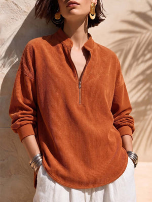 sweatshirt in rust featuring zipper and relaxed fit
