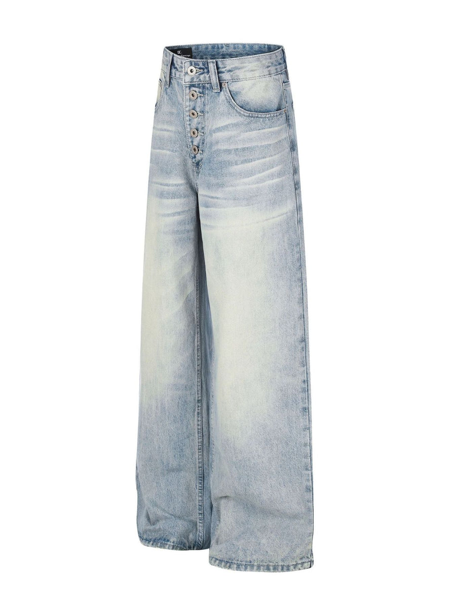 81 wide-leg jeans in light blue with wide-leg silhouette