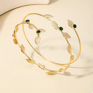 18K Gold-Plated,Alloy,Rhinestone Care instructions: Avoid wearing during exercis bracelet in Gold with fitted silhouette