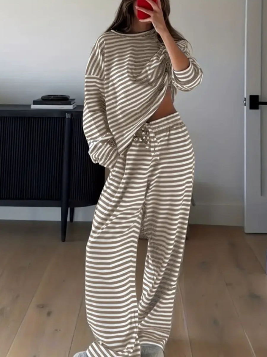 pajama set in Gray with crew neck and long sleeve