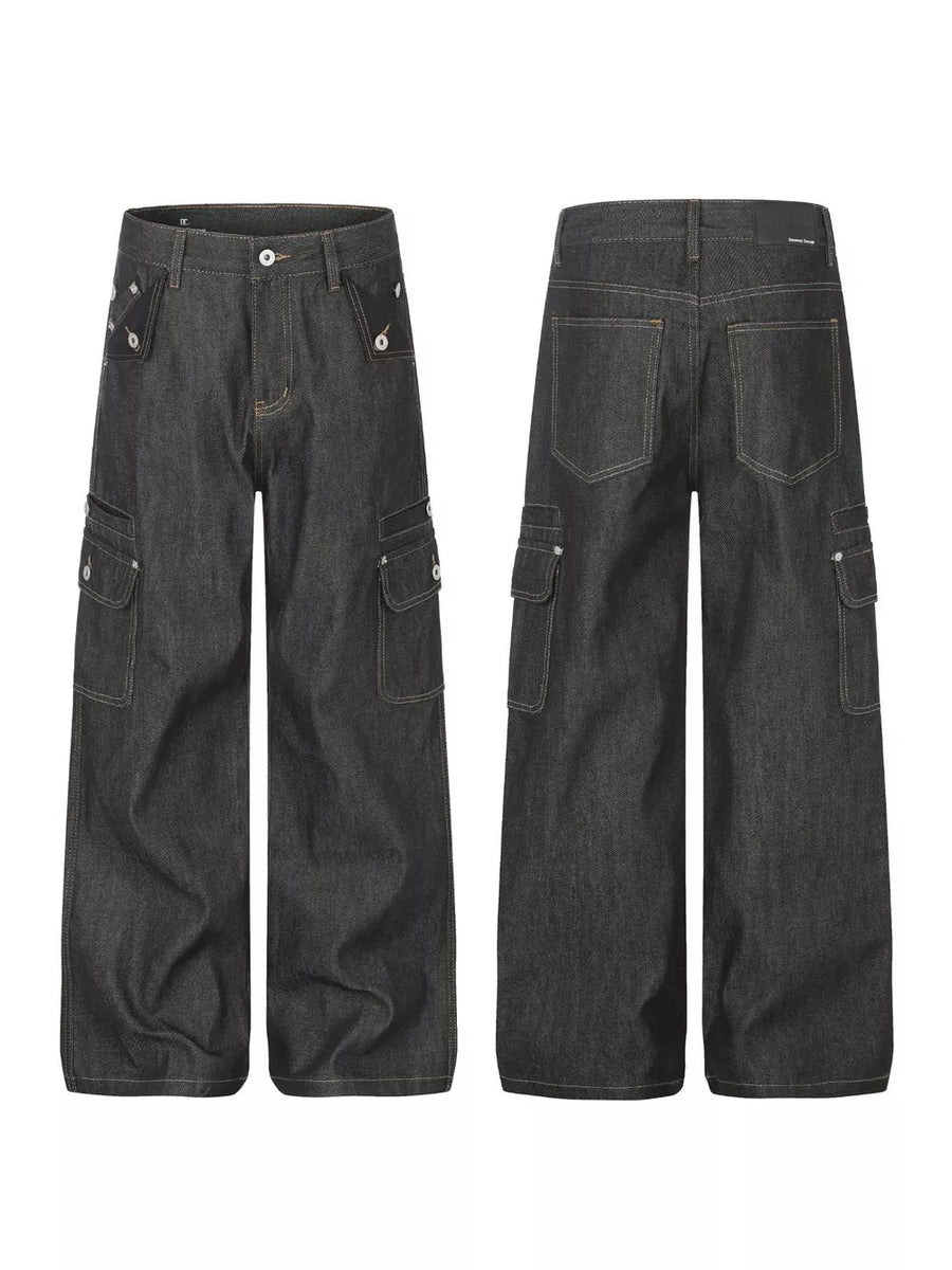 Black jeans with full-length and button-front