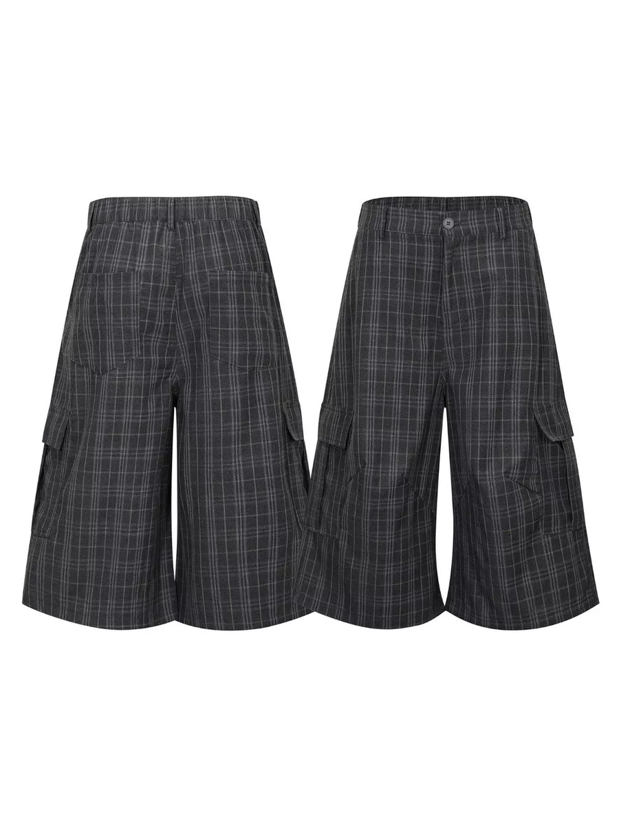 capris in Dark Gray with plaid and pocketed