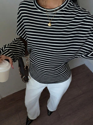 Blue t-shirt with hip-length and pullover