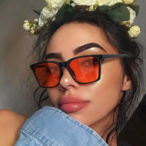 PC Frame material: Polycarbonate Lens material: Polycarbonate Temple material: P sunglasses in yellow with square silhouette