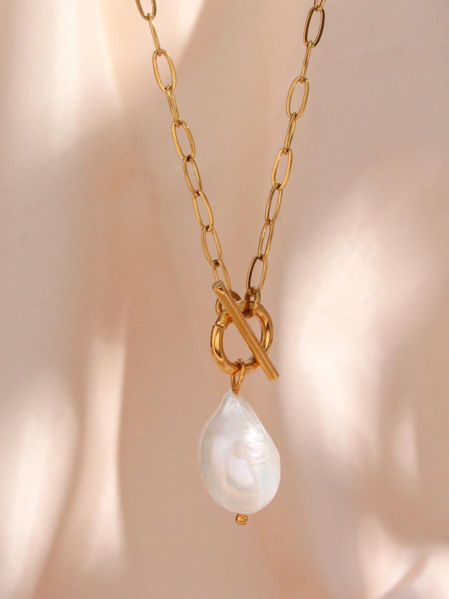 necklace in ivory with layered design and princess