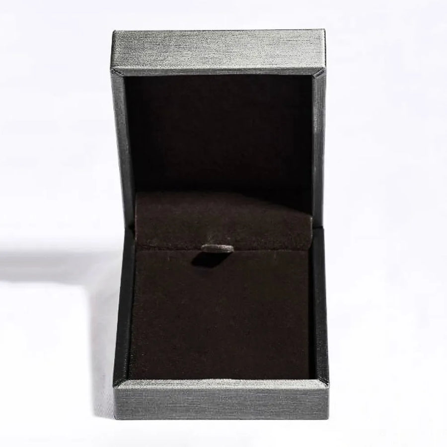 emerald green ring