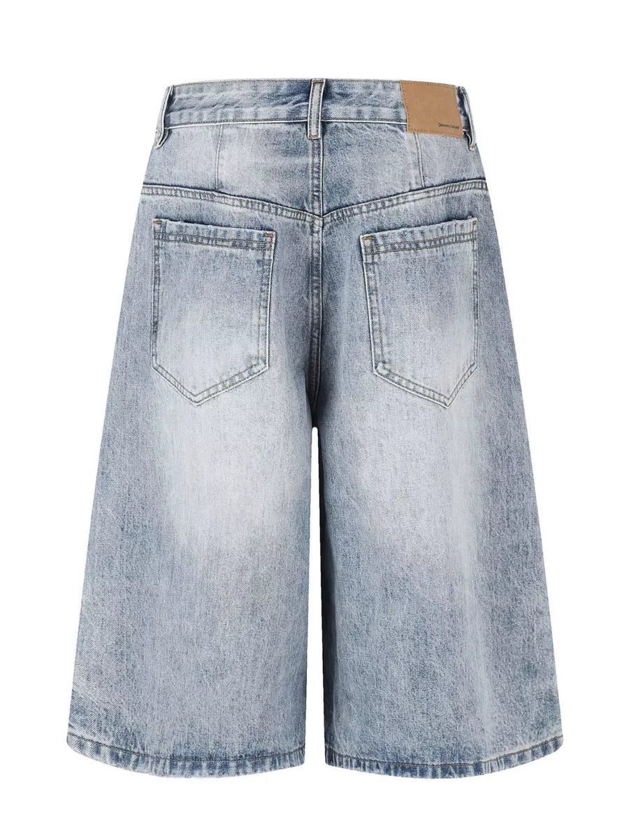 81 capris in light blue with wide-leg silhouette