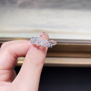 ring in Silver with geometric and zircon embellishment