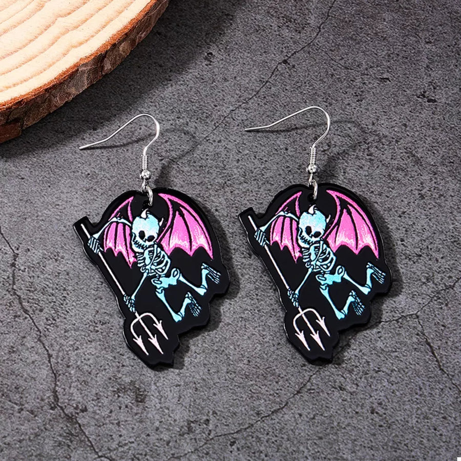 Black earrings with 2.5 inches and fishhook