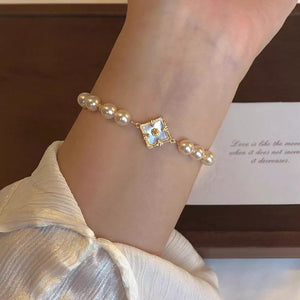 18k Gold-plated Pearl Bracelet in gold with pearls