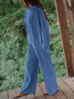 fuchsia pajama set with pullover and striped