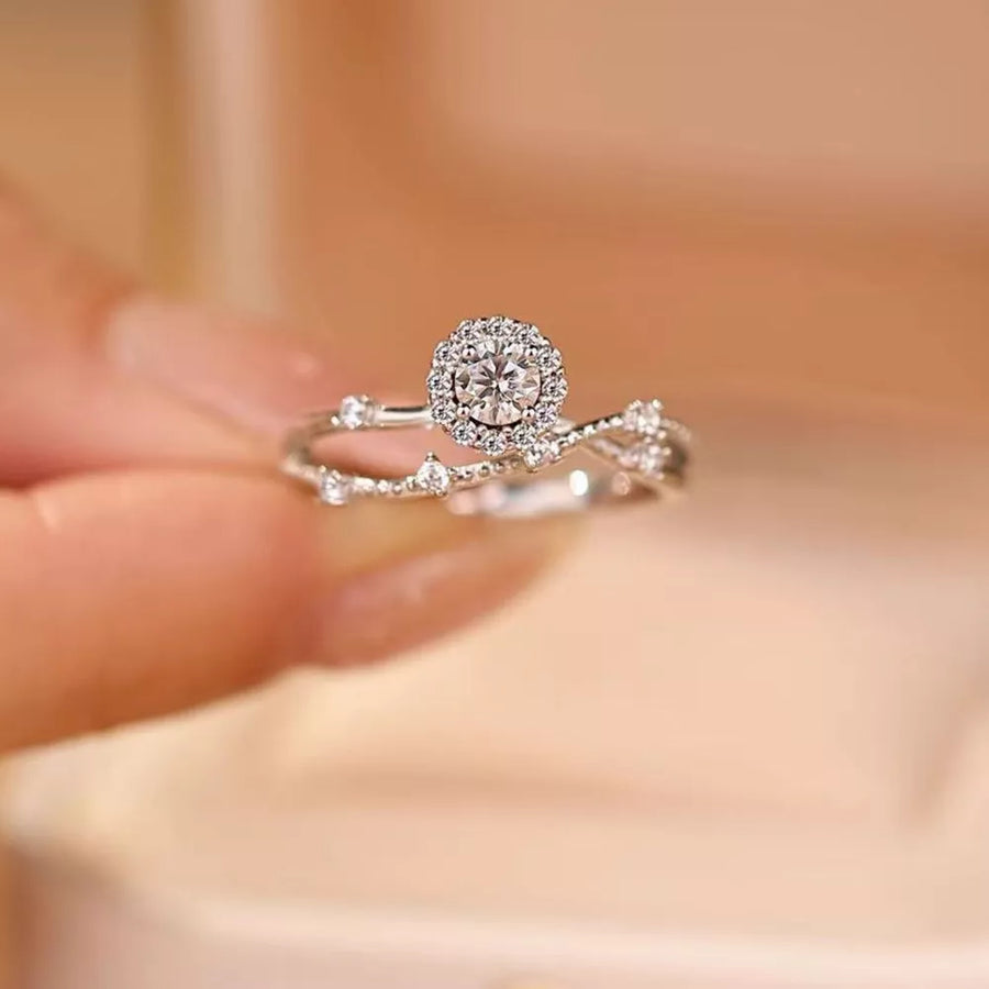 1 Carat 925 Sterling Silver Moissanite Layered Ring in clear with layered design