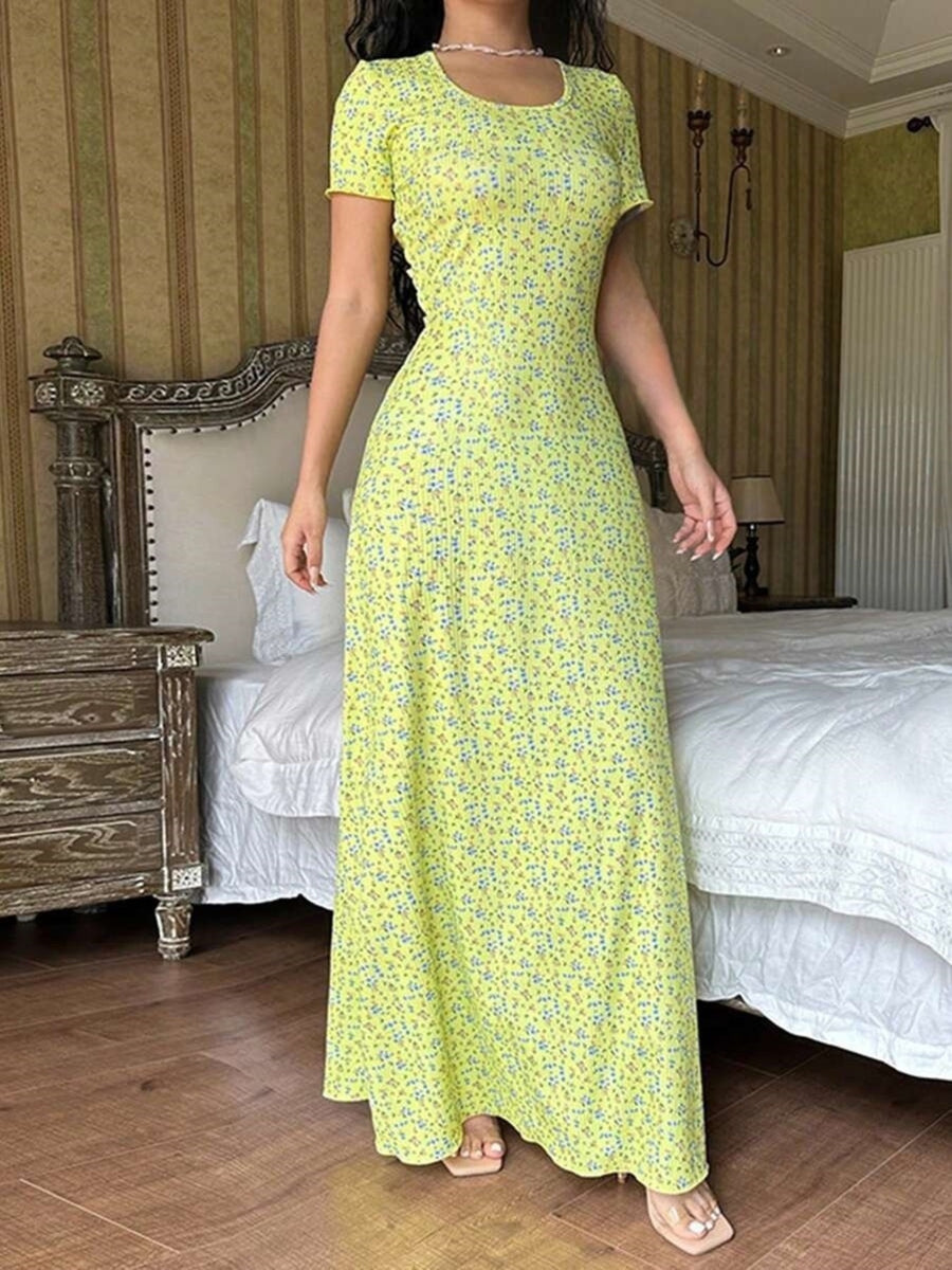 maxi dress in pink with basic style and maxi