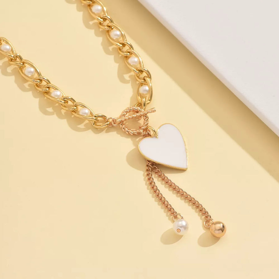 Synthetic Pearl,18K Gold-Plated,Zinc alloy Care instructions: Avoid wearing duri necklace in Gold with regular silhouette