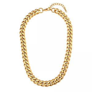 Gold with necklace with chain link 8