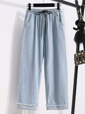 wide-leg jeans in light blue featuring washed and relaxed fit