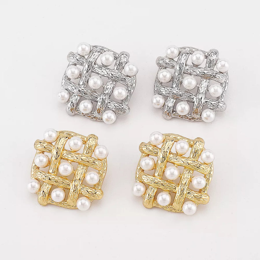 earrings in gold featuring square shape and geometric fit