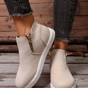 ankle boots in Gray with side zipper and ankle-length