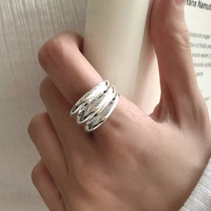 silver ring with textured and n/a