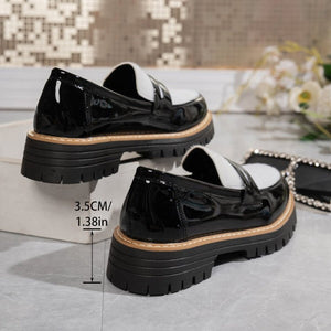 loafers in black