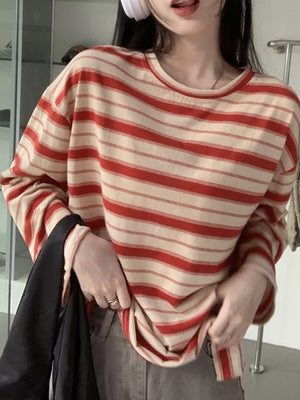 t-shirt in Red-Striped
